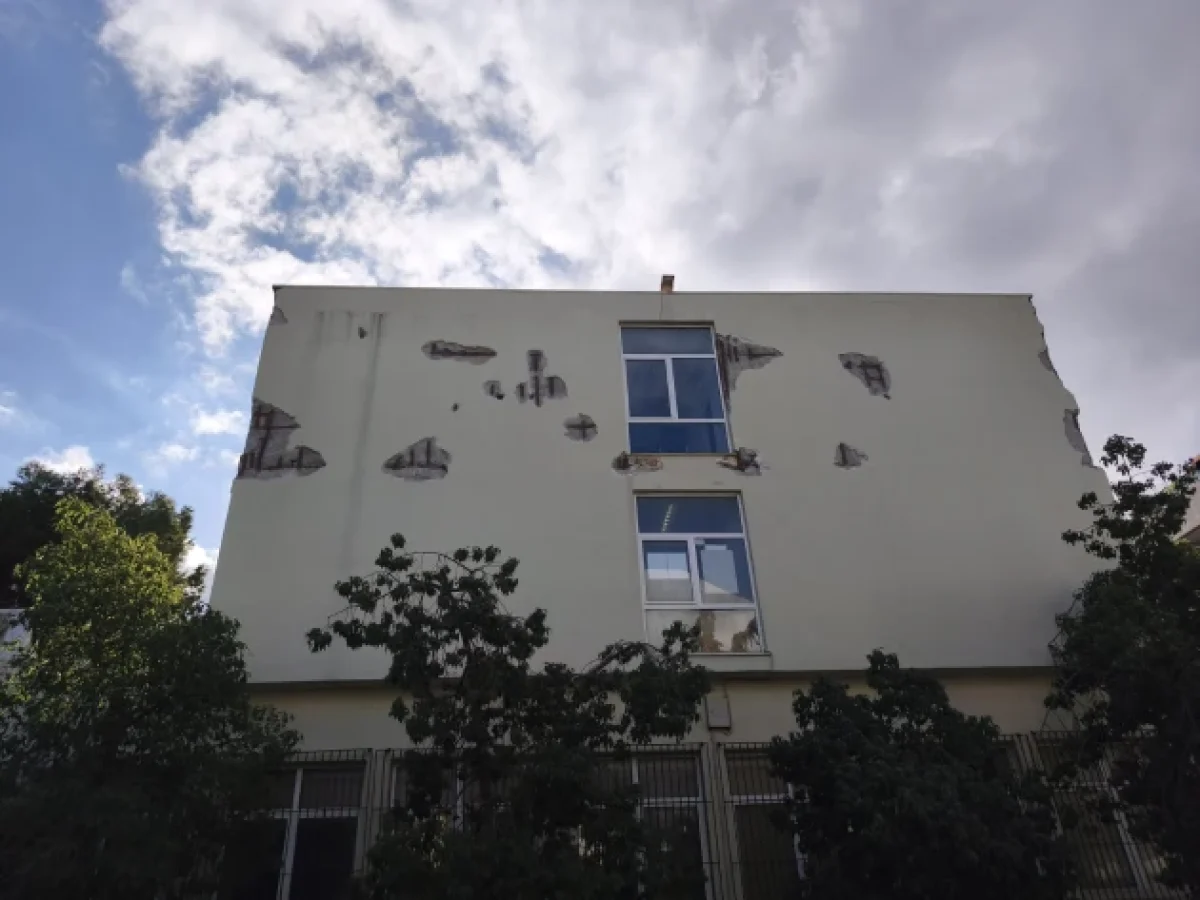 Ηράκλειο: Νέα πτώση σοβάδων στο Εργατικό Κέντρο – Εξώδικο στη ΔΥΠΑ και προσφυγή στον εισαγγελέα