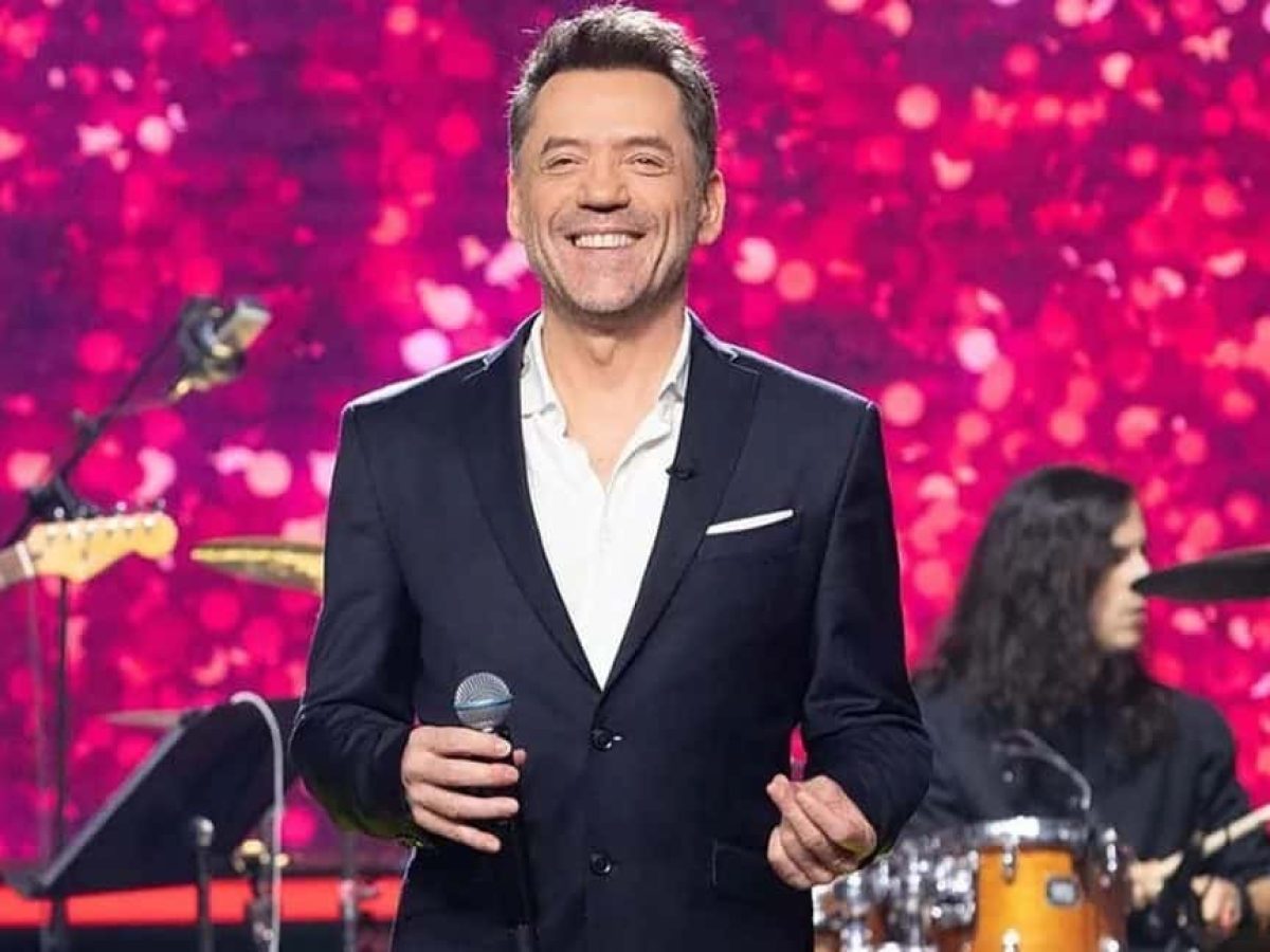 Ηράκλειο Αττικής – Live το Σάββατο το Θάνος Καλλίρης σε χριστουγεννιάτικο πάρτυ του «Επικοινωνία 94»!