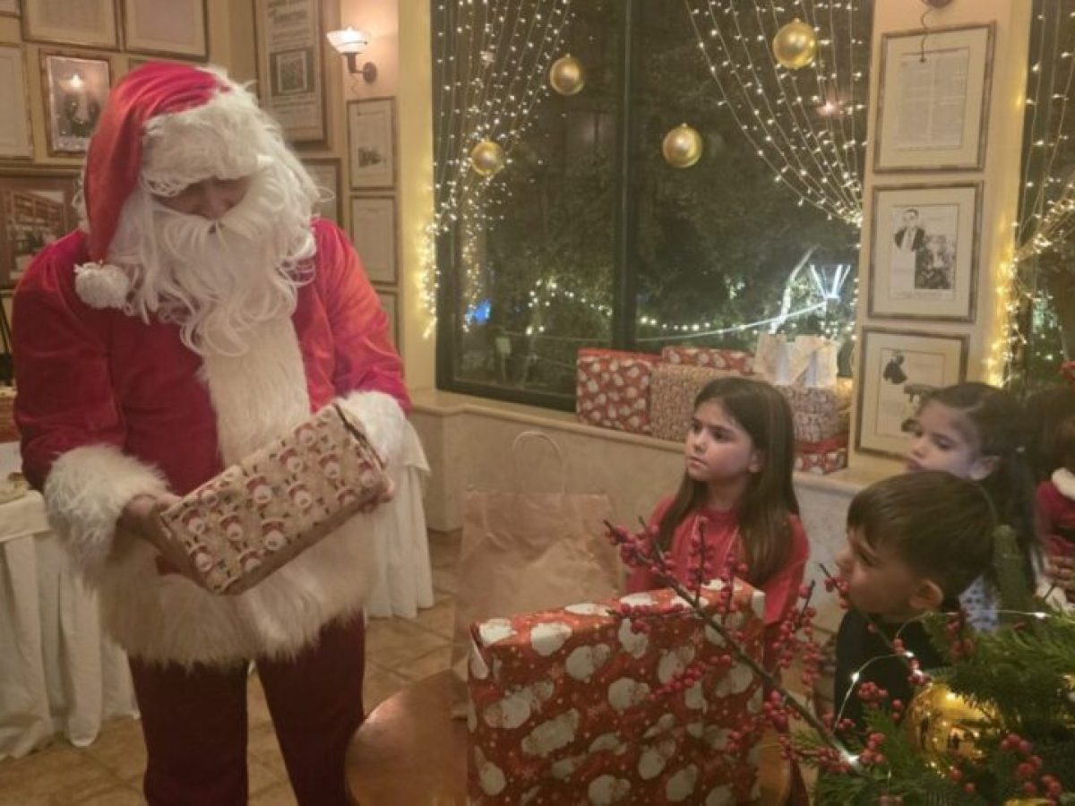 Ήρθε και φέτος ο Άγιος Βασίλης για τα παιδιά των δημοσιογράφων στα Χανιά | Photos