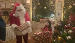 irthe-ke-fetos-o-Άgios