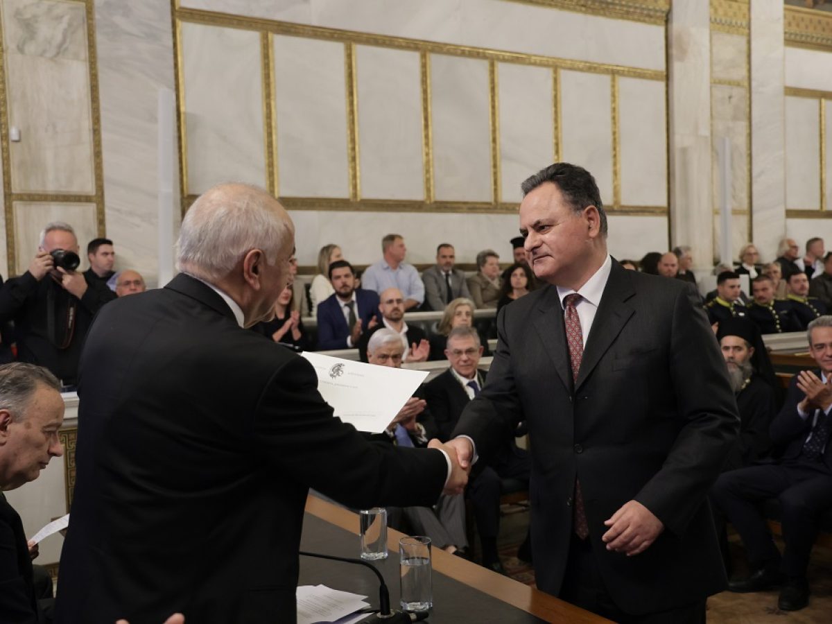 Ιστορική τιμή από την Ακαδημία Αθηνών στον Γιώργο Κωνσταντέλλη – Η Λήμνος στο επίκεντρο του πνεύματος και του πολιτισμού