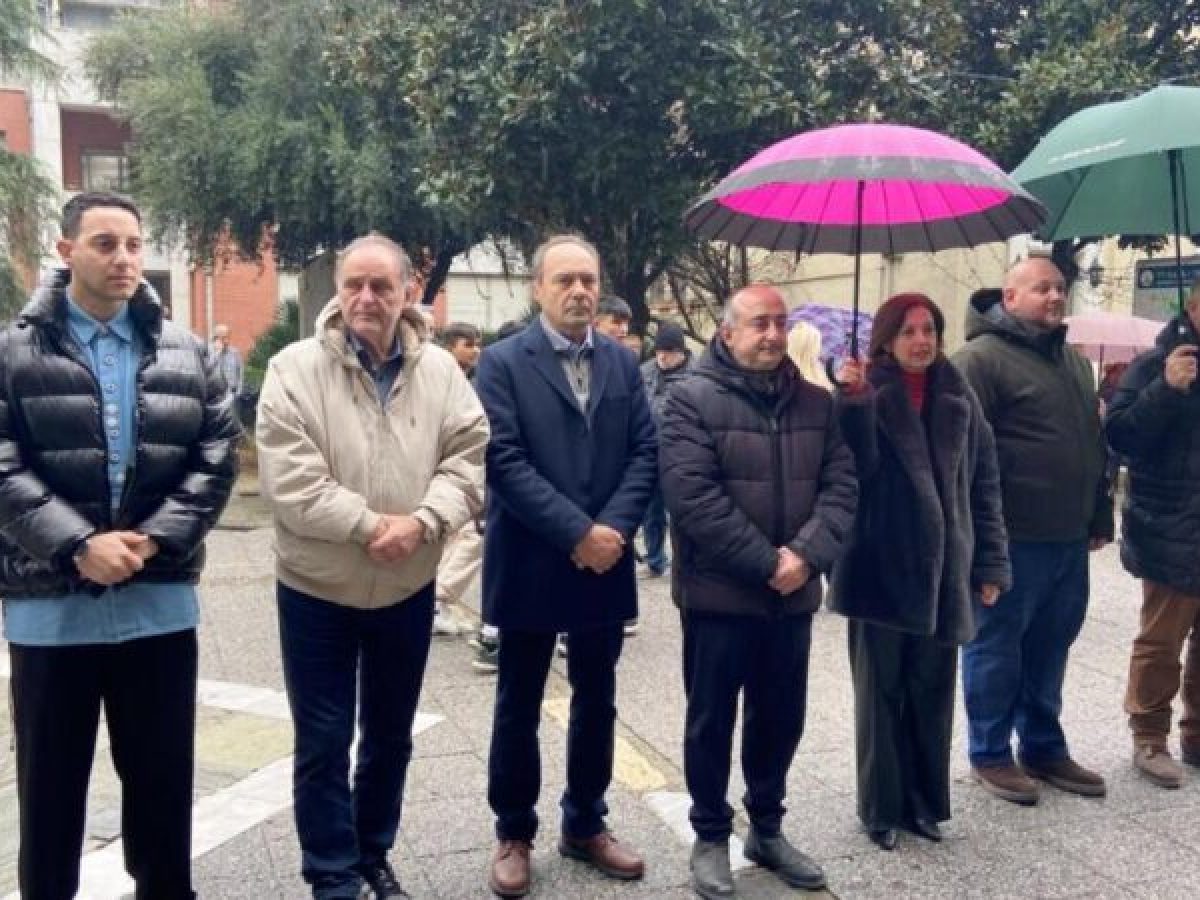 Κάλαντα και μελωδίες Χριστουγέννων από τη Δημοτική Φιλαρμονική στον Δήμαρχο Τρικκαίων