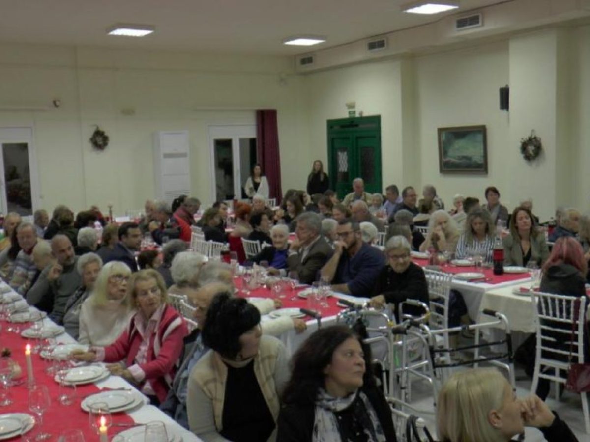 «Κανένας δεν πρέπει να είναι μόνος του» – Δείπνο αγάπης για τους ηλικιωμένους στο Δημοτικό Γηροκομείο Χανίων (Φωτογραφίες)