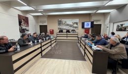 kata-pliopsifia-egkrithikan-proipologismos-ke