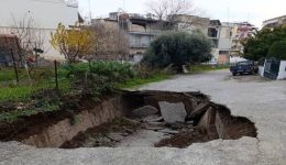 katarrefsi-plakas-odostromatos-sta-giannitsa