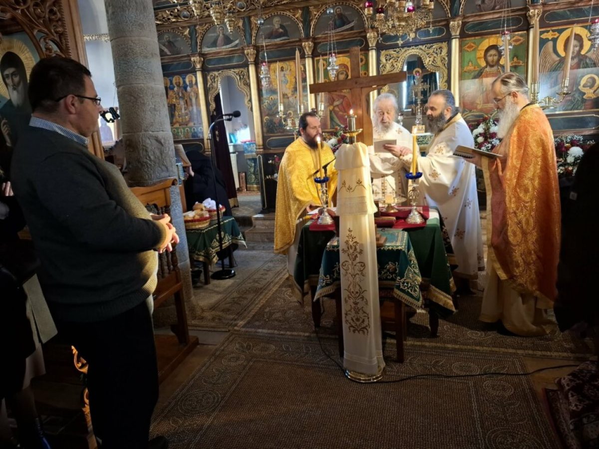 Κύμη: Η Αρχαιοπρεπής Λειτουργία του Αγίου Ιακώβου από τον Μητροπολίτη Καρυστίας