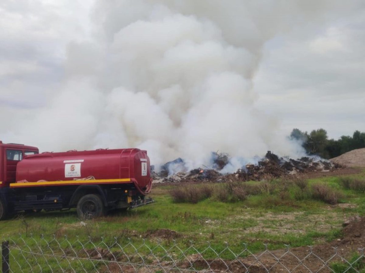 Κυπαρισσία: Φωτιά σε… παράνομη χωματερή του  Δήμου στο Βιολογικό Καθαρισμό