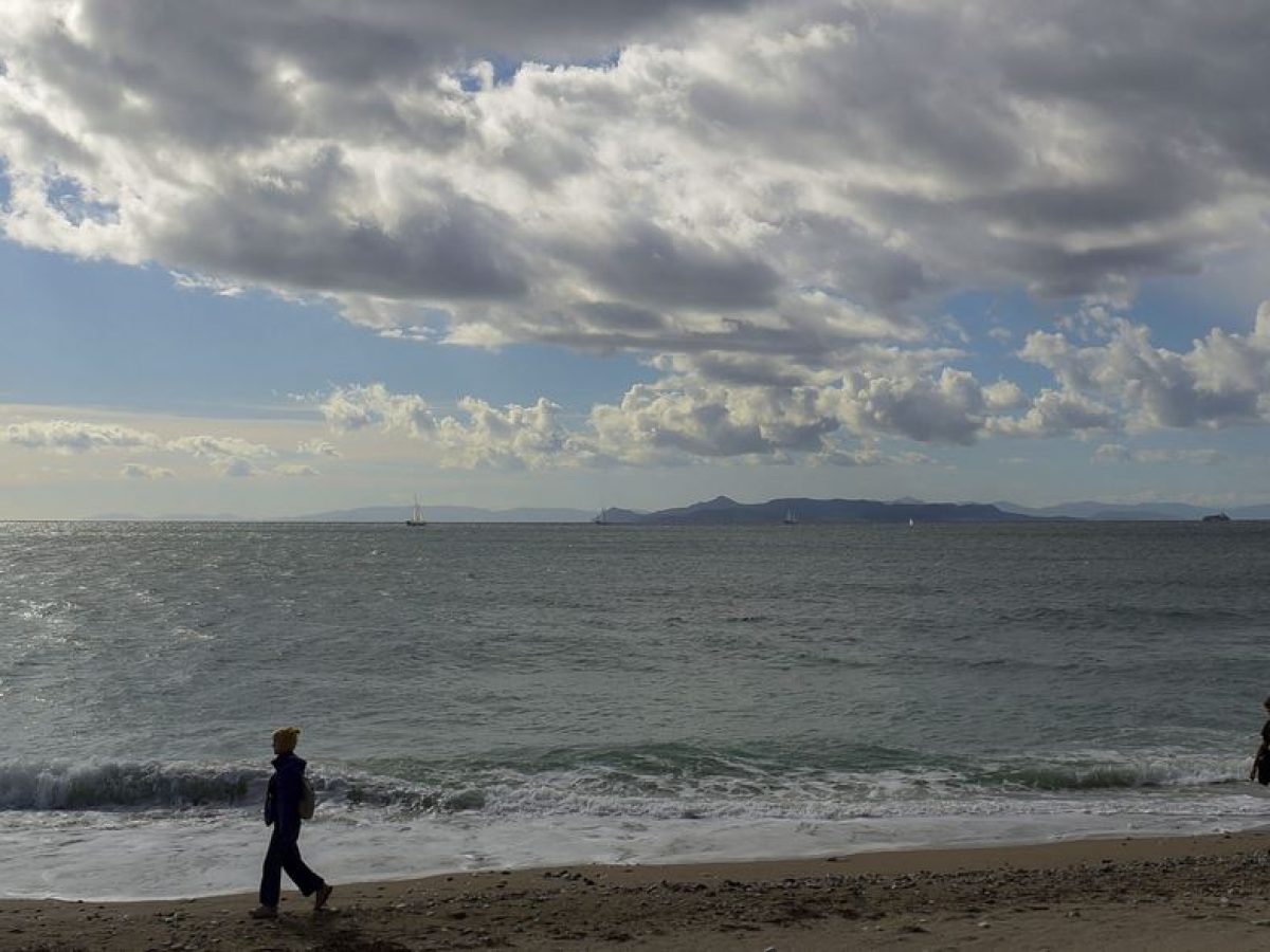 Κυριακή με «δόντια» στον Δήμο Μαραθώνα – Πτώση θερμοκρασίας και ισχυροί άνεμοι