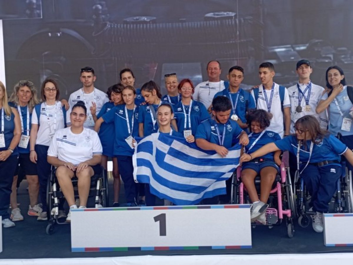 &Kappa;&omicron;&rho;&upsilon;&phi;&alpha;ί&omicron;&sigmaf; &omicron; &Alpha;.&Sigma;. &Alpha;&mu;&epsilon;&Alpha; &laquo;&Kappa;ό&tau;&iota;&nu;&omicron;&sigmaf;&raquo; &Alpha;&lambda;&epsilon;&xi;&alpha;&nu;&delta;&rho;&omicron;ύ&pi;&omicron;&lambda;&eta;&sigmaf;