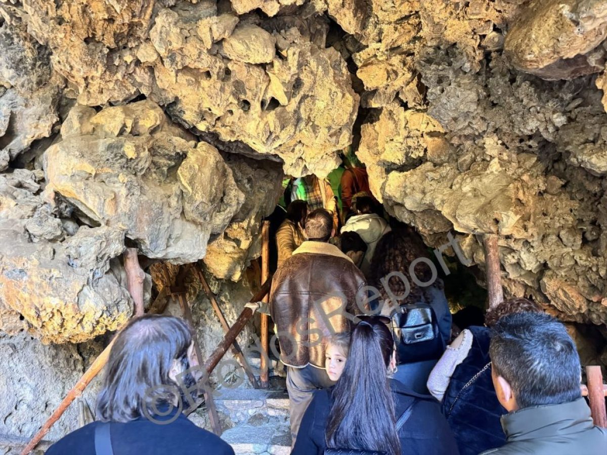 Κοσμοσυρροή και φέτος στην ζωντανή Φάτνη Σαλάκου (εικόνες)