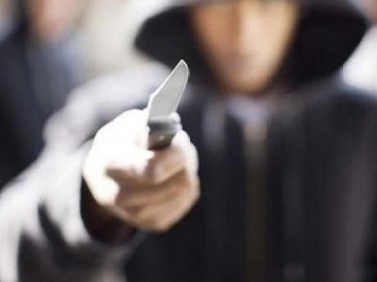 Κουκουλοφόροι τραυμάτισαν με μαχαίρι 23χρονο τα ξημερώματα στο Αγρίνιο