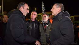 kouretas-me-tous-agrotes-mechri