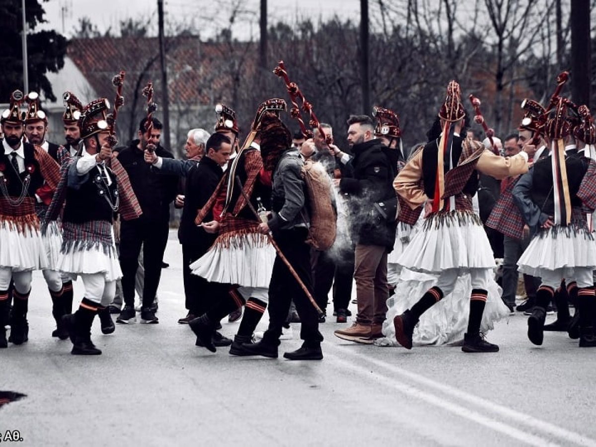 Κοζάνη σημαίνει Μωμόγεροι – Χριστούγεννα στον Άγιο Δημήτριο και στον Τετράλοφο με το ποντιακό δρώμενο