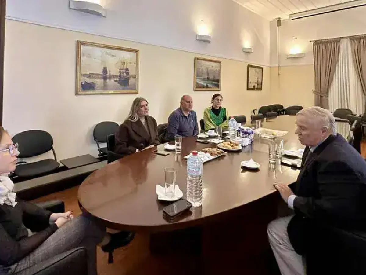 “Κρύο ντους” για τις Καλύβες! 2026 με… κατεδαφίσεις αυθαιρέτων στον αιγιαλό!