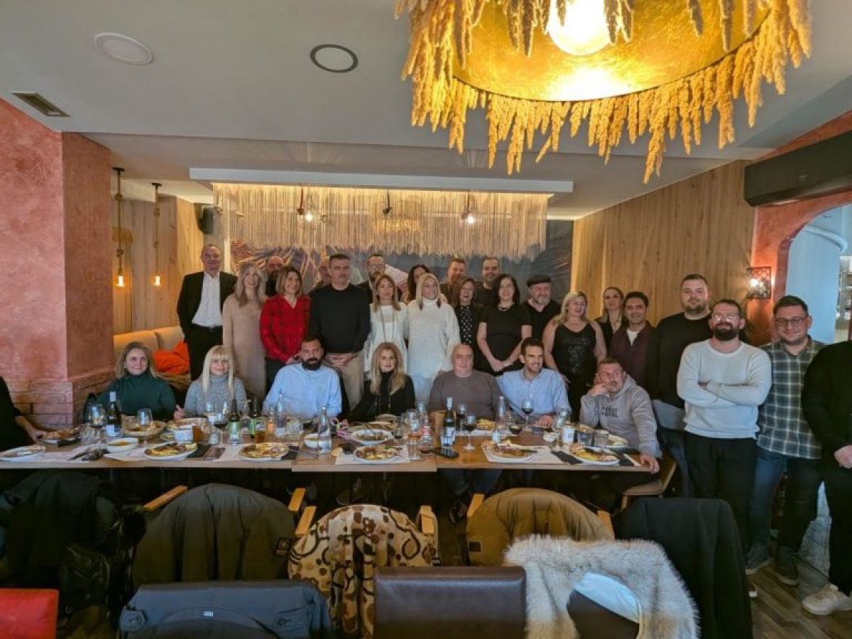 Λάρισα: Δεξίωση του Δημάρχου, Θανάση Μαμάκου, με καλεσμένους δημοσιογράφους – ΦΩΤΟ