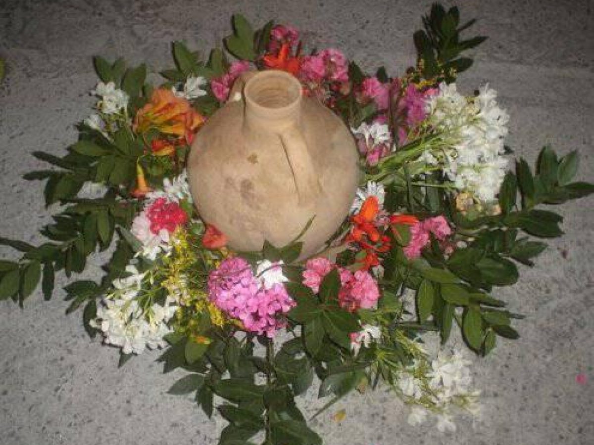 Λέσβος: Το “αμίλητο νερό” έθιμο Πρωτοχρονιάς