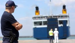 limania-choris-limenikous-stis-kiklades