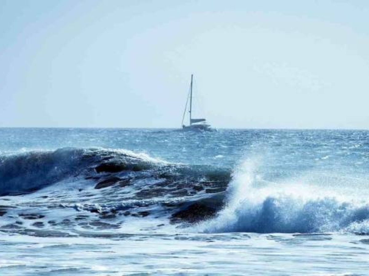 Λήμνος: Ιστιοφόρο με σημαία Ρωσίας προσάραξε σε αβαθή στη θαλάσσια περιοχή «ΓΟΜΑΤΙ»