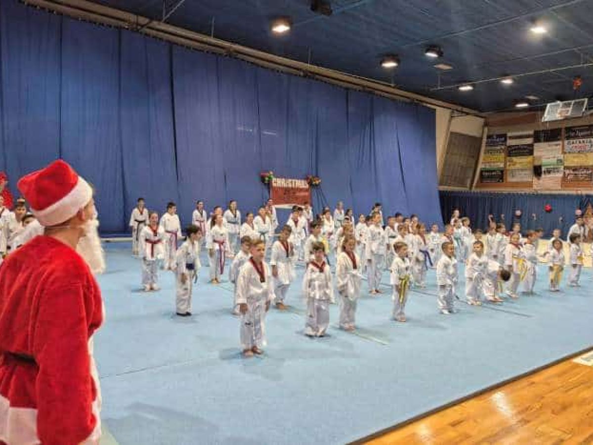 Με απόλυτη επιτυχία ολοκληρώθηκε η Χριστουγεννιάτικη εκδήλωση του Ομίλου Αντισφαίρισης Λαυρίου