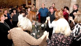 me-epitichia-i-eortastiki-sinestiasi-1