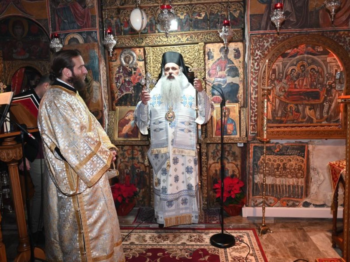 Με κατάνυξη η ακολουθία των Μεγάλων Ωρών και η Θεία Λειτουργία στη Μονή Σταγιάδων