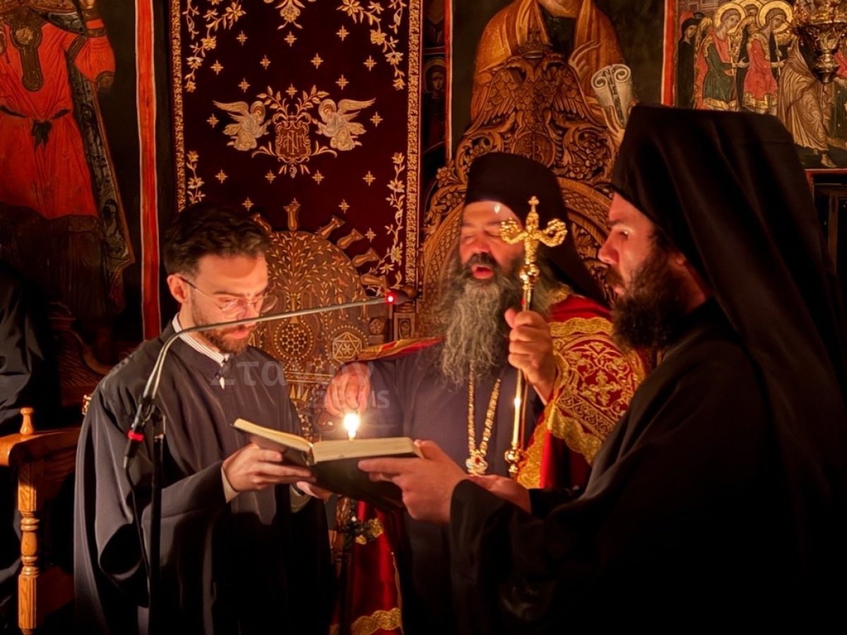 Με κατάνυξη τελέστηκε η Ιερά Αγρυπνία των Χριστουγέννων στη Μονή Βαρλαάμ