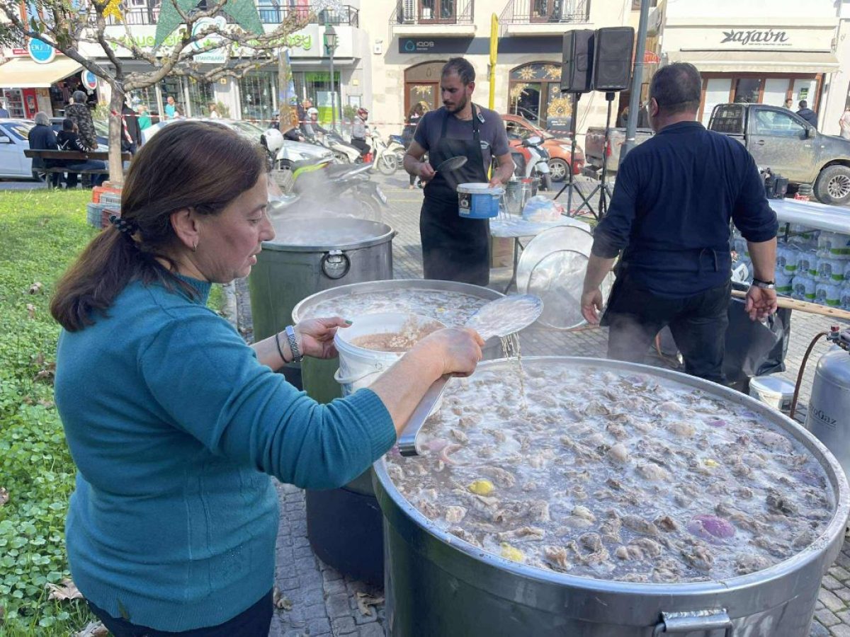 Με καζάνια και βραστό κρέας η κινητοποίηση των αγροτών στο Ρέθυμνο