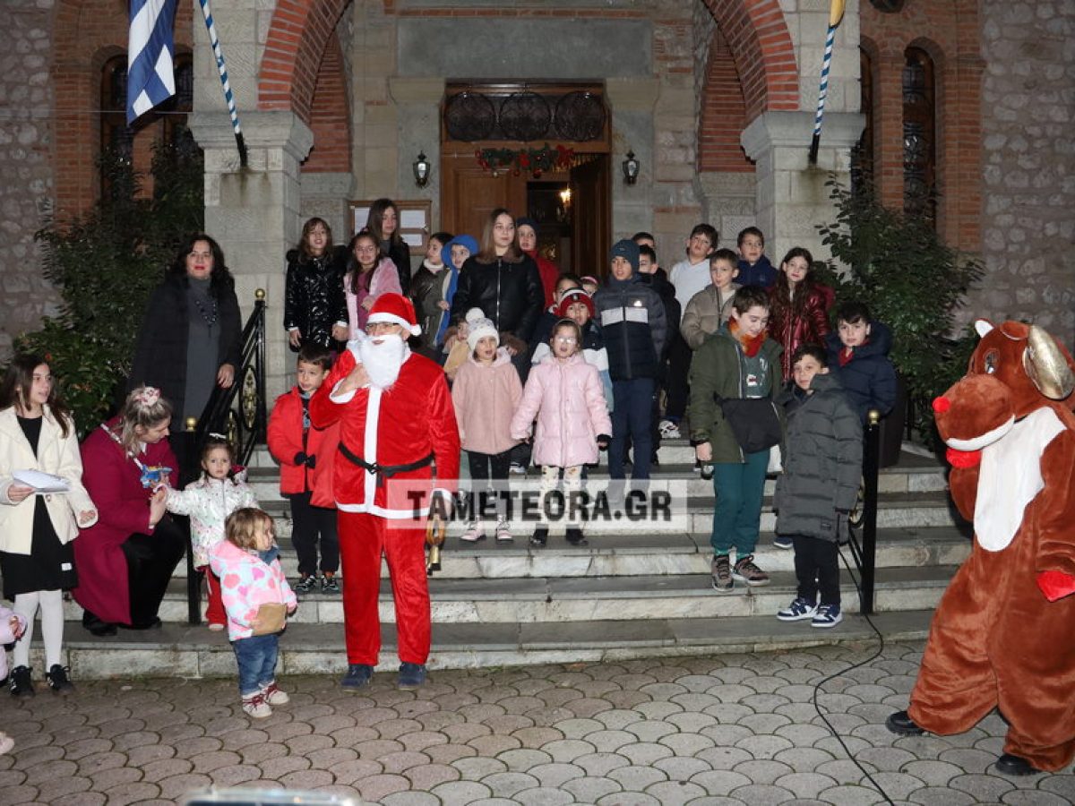Μια μεγάλη γιορτή στήθηκε στο Χριστουγεννιάτικο χωριό στη Διάβα