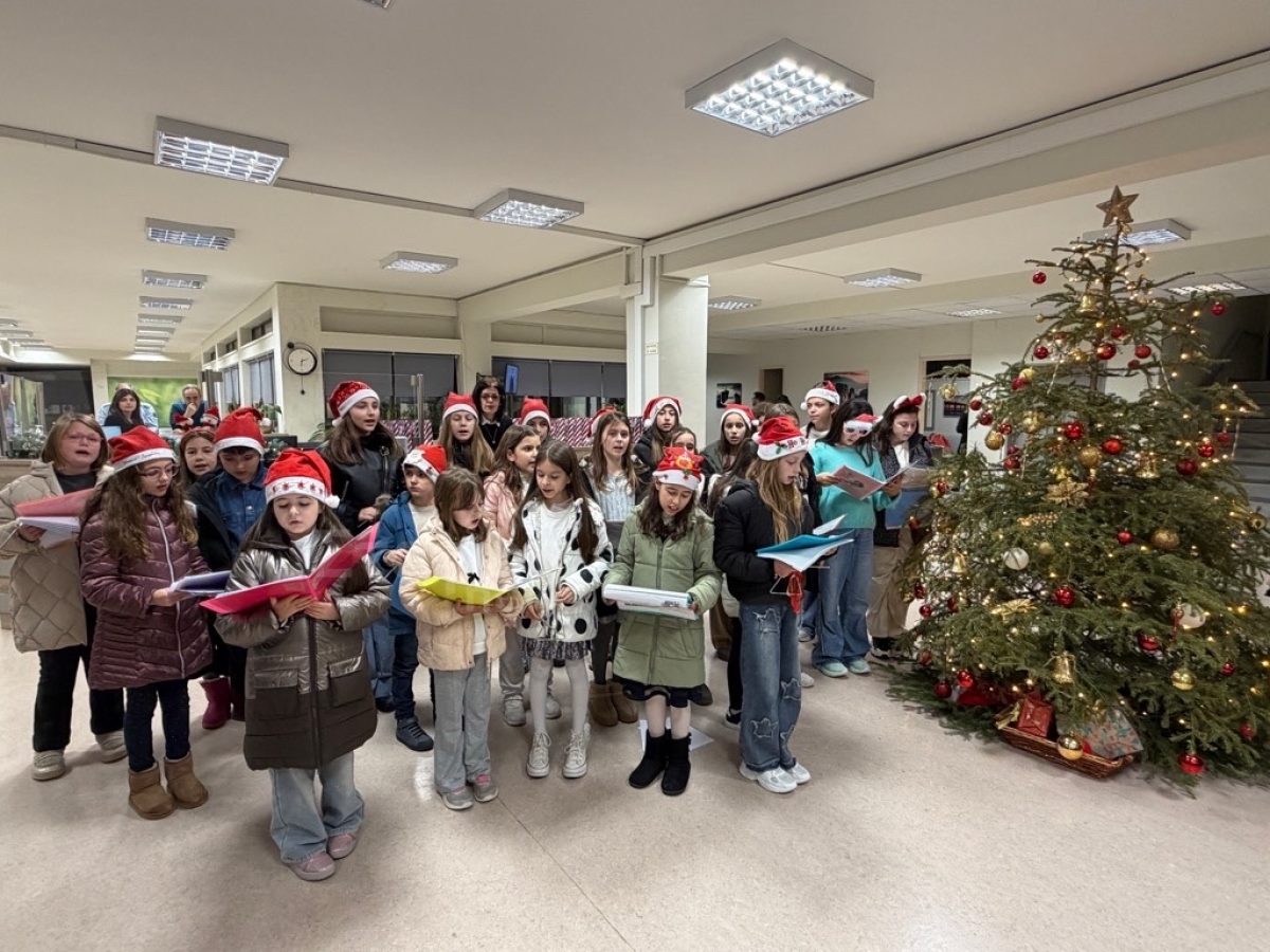 Μια ξεχωριστή χριστουγεννιάτικη γιορτή αγάπης στο Κέντρο Υγείας Καλαμπάκας