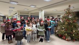 mia-xechoristi-christougenniatiki-giorti-agapis-1