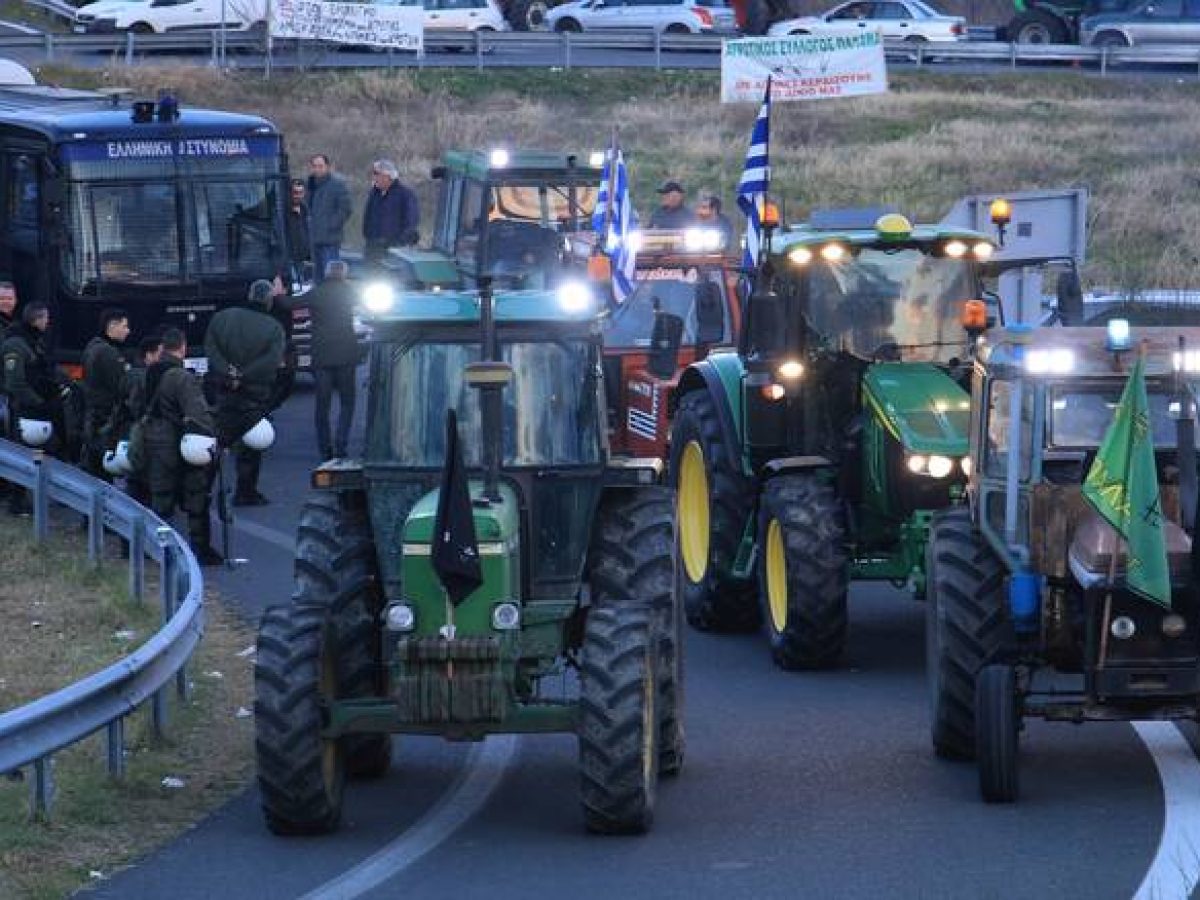 Μηχανοκίνητη πορεία αύριο Τρίτη στα Τρίκαλα με τρακτέρ