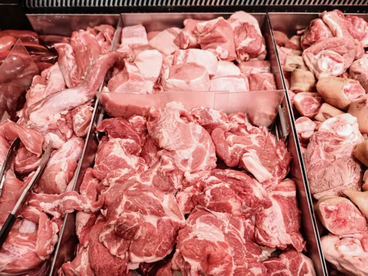 Μικρότερες ποσότητες ψωνίζει ο κόσμος από τα κρεοπωλεία ενόψει εορτών