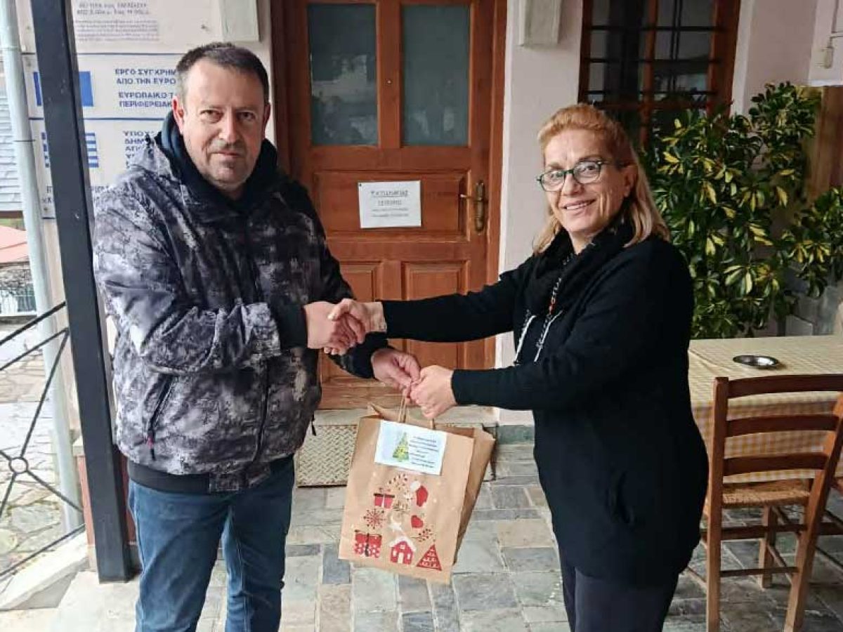 Μοίρασε τρόφιμα και γλυκίσματα ο Δασικός Συνεταιρισμός Κουτσούφλιανης
