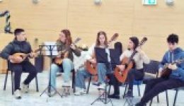 mousiki-christougennon-ke-giortines-melodies-apo-2