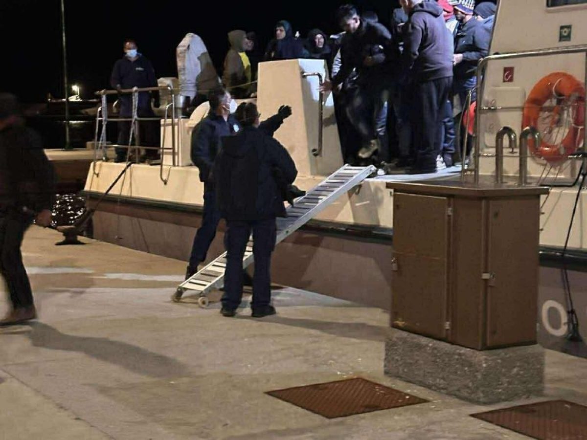Νέα διάσωση 131 μεταναστών τα ξημερώματα στη Γαύδο