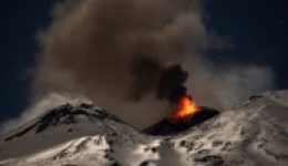 nees-ekrixis-stin-etna-meta