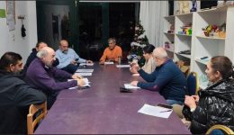 nikitiadis-me-agrotes-ke-ktinotrofous