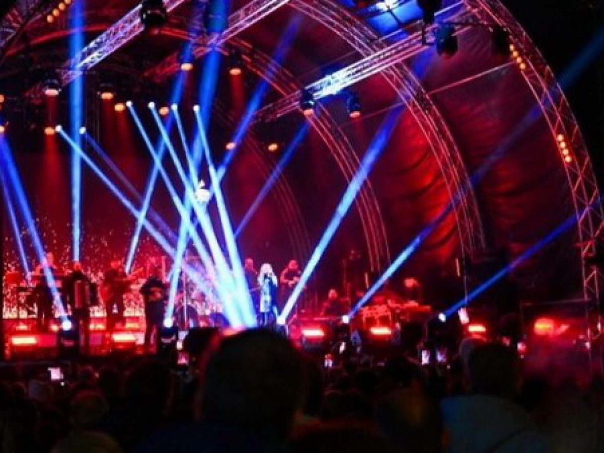 Νίκος Χαρδαλιάς: «Η Αττική φωτίζεται απ’ άκρη σ’ άκρη – Η αλλαγή του χρόνου είναι πάντα μια στιγμή ελπίδας και αυτή τη στιγμή θα τη ζήσουμε μαζί!»