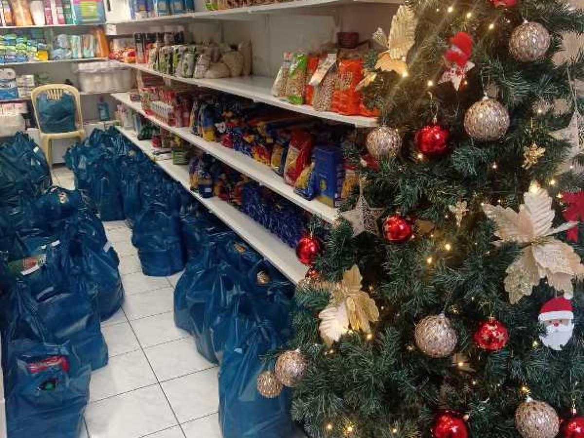 Ο Δήμος Μετεώρων δίπλα στις ευάλωτες οικογένειες με 380 «δέματα αγάπης»