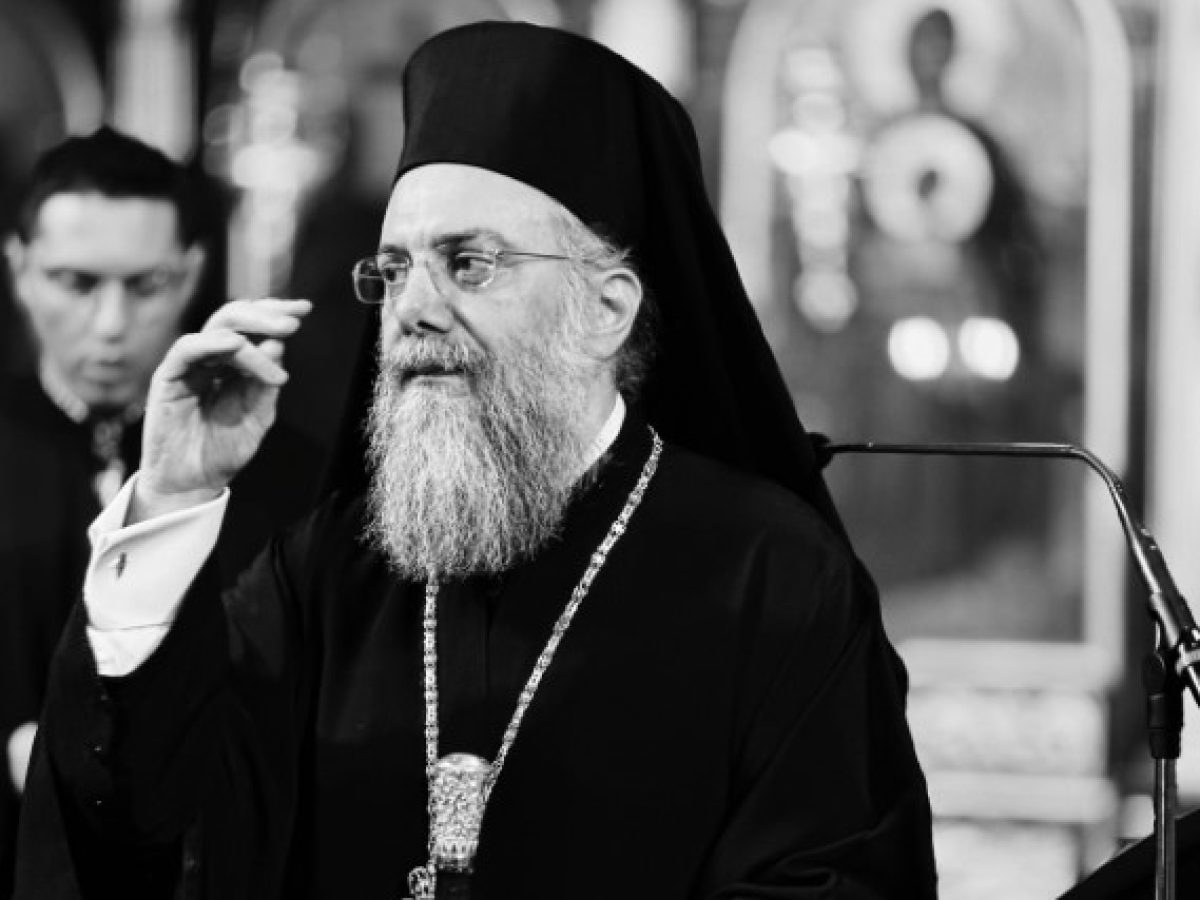 Ο Μητροπολίτης Τρίκκης Χρυσόστομος ψέλνει το “Χριστός γεννάται δοξάσατε” (video)