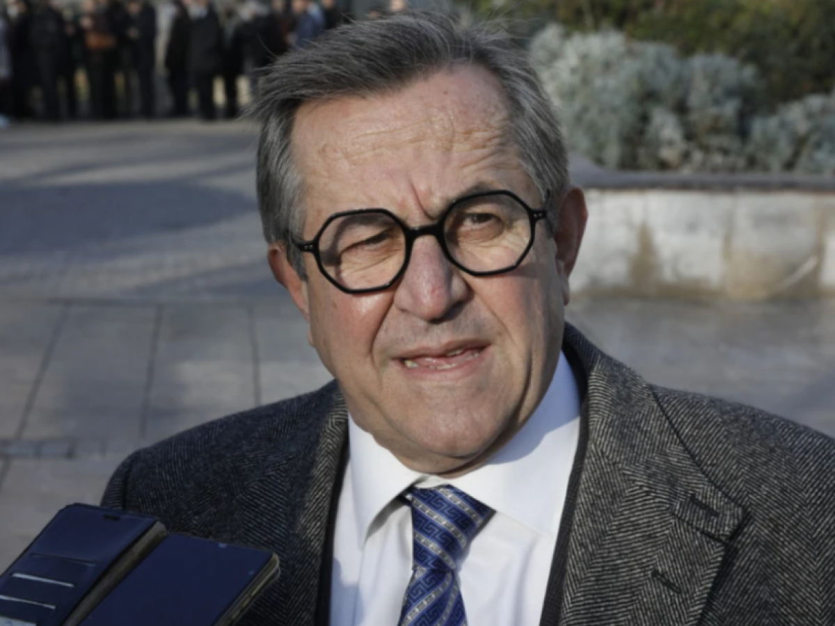 Ο Νικολόπουλος «αποκαλύπτει» επιστολή στον… Πούτιν για να δείξουν οι δορυφόροι του αν υπήρχε ξυλόλιο στα Τέμπη – Βίντεο