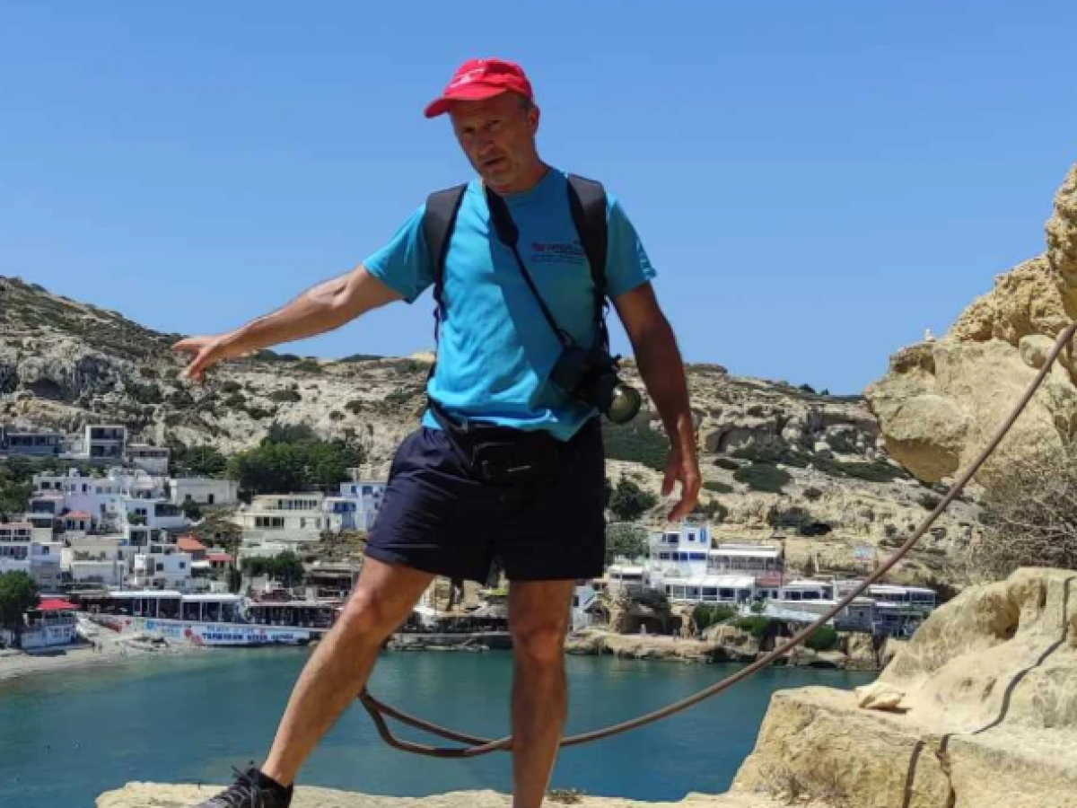 Οταν η ΕΡΤ είχε κάνει αφιέρωμα στον πατρινό Θανάση Κολοτούρο που έκανε τον γύρο της Κρήτης σε 16 ημέρες