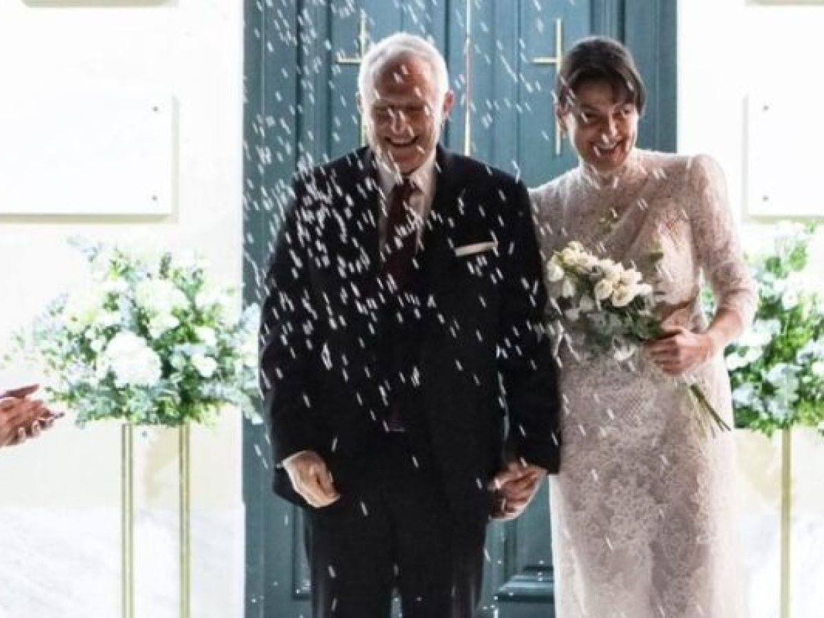 Παντρεύτηκαν ο Γιάννης Ραγκούσης και η Μαρίνα Κοντοτόλη στην Αγία Σοφία Ακροπόλεως