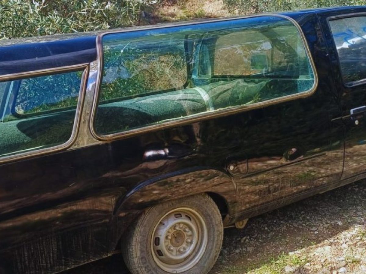 Πήγαν να μαζέψουν ελιές με τη νεκροφόρα και έκαναν όλη την Ελλάδα να μιλά για το Άργος!