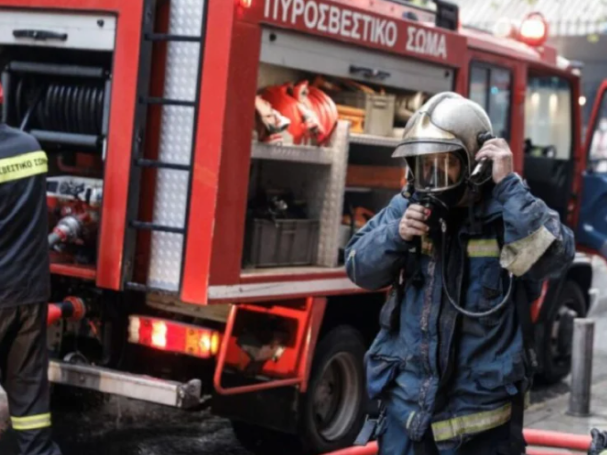 Πυρκαγιά σε μονοκατοικία στη Θέα Πατρών-Προκλήθηκαν μεγάλες υλικές ζημιές