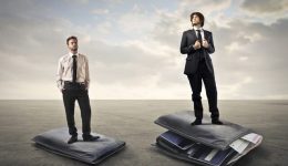 plousii-ke-ftochi-stin-kriti