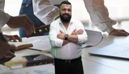 praxi-agapis-ke-allilengiis-sti