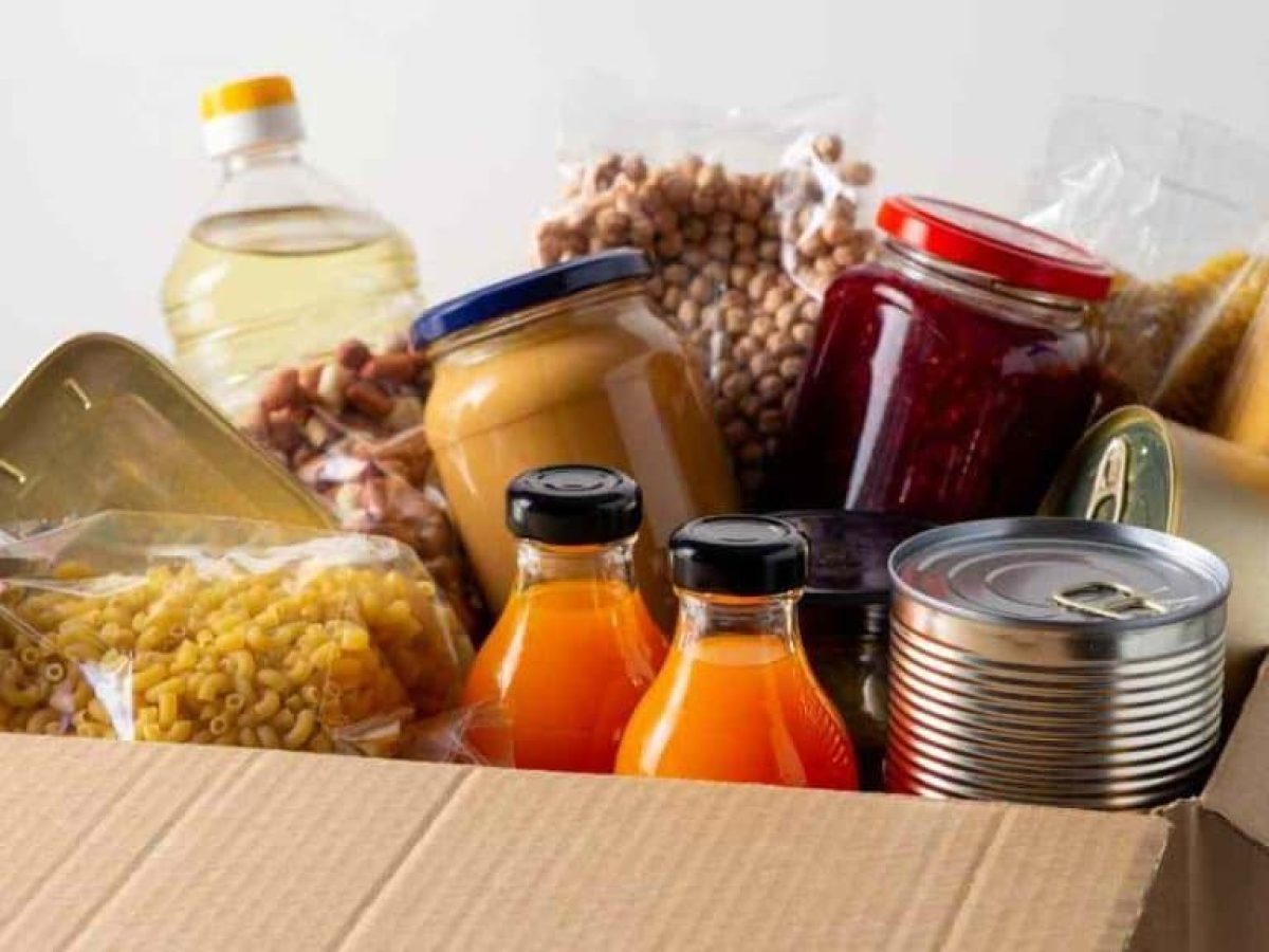 Προσφορά τροφίμων στους Ιερούς Ναούς της Καλλιθέας