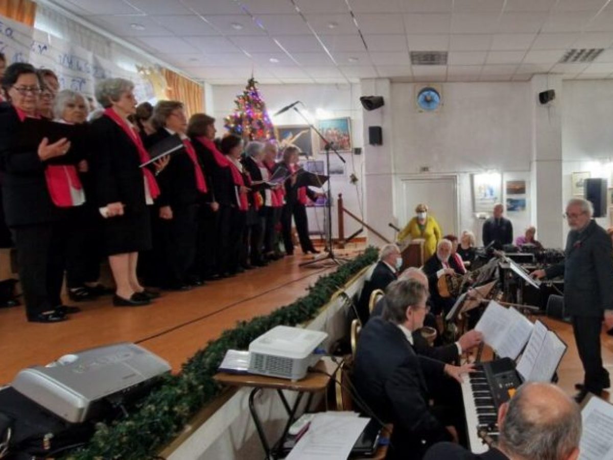 «Ρεσιτάλ» αγάπης στη γιορτή των ΚΑΠΗ του Δήμου