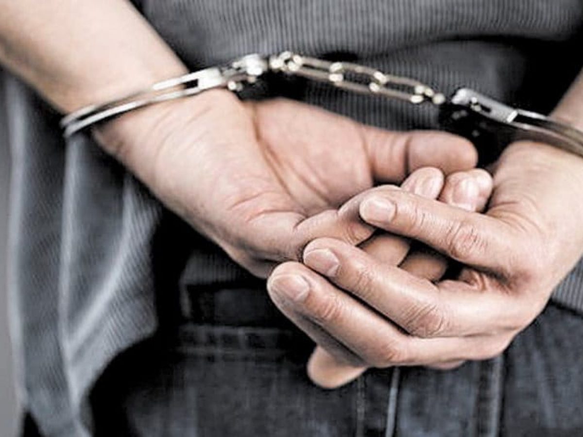 Ρόδος: 51χρονος επιτέθηκε σε αστυνομικούς και βρέθηκε με χειροπέδες